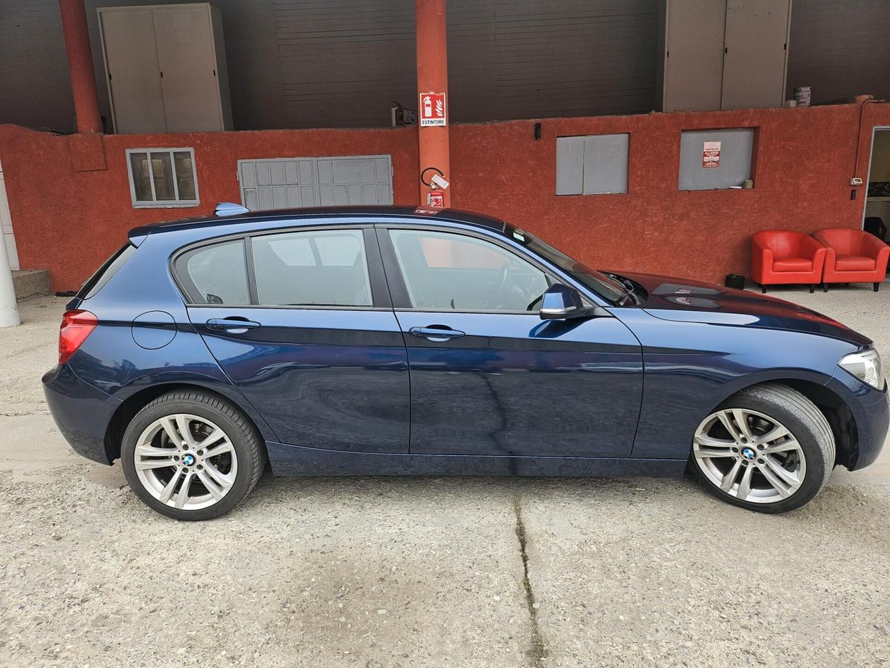 Bmw 118 118d 5p. Unique