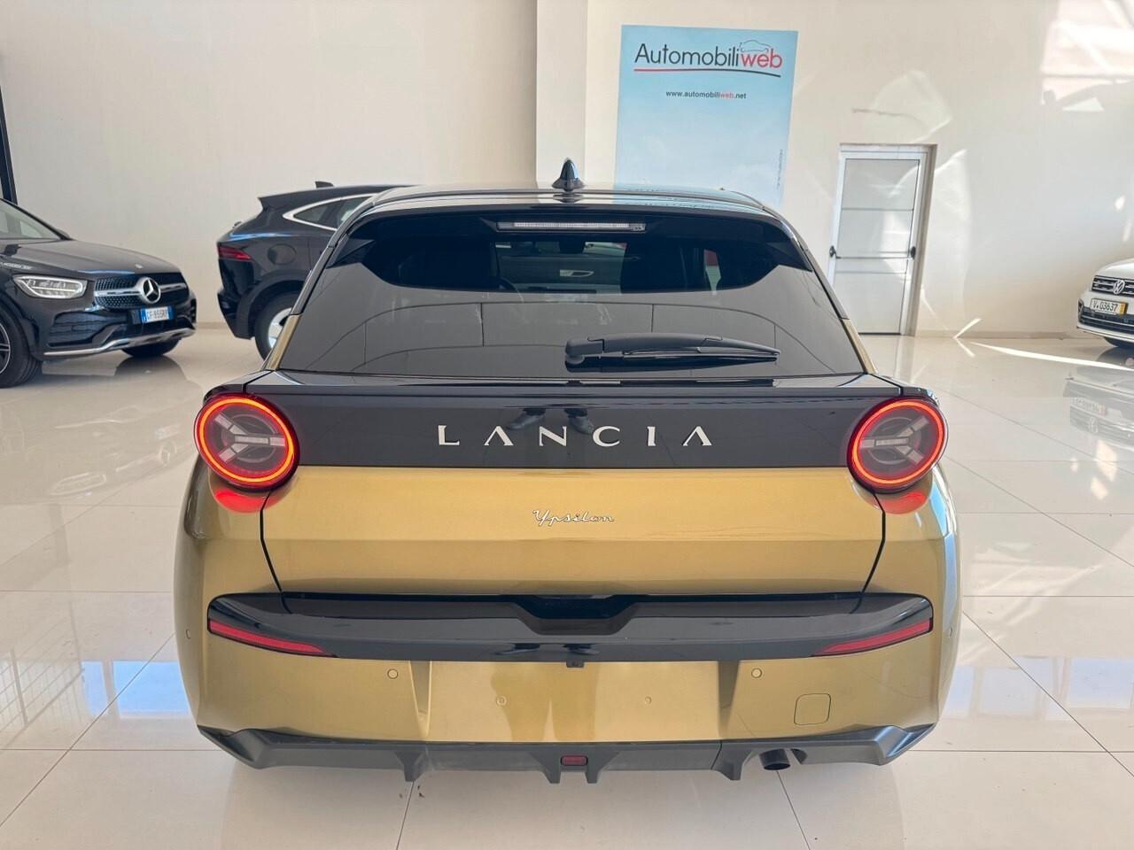 Lancia Ypsilon Hybrid e-DCT LX