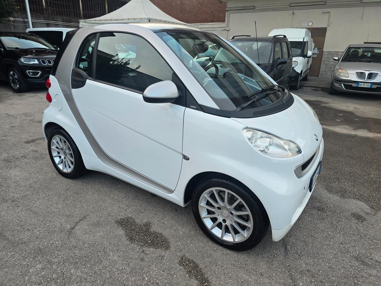 Smart ForTwo 1000 52 kW MHD coupé passion