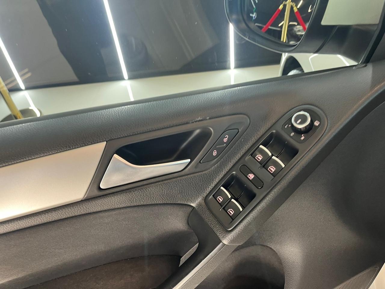 Volkswagen Golf 1.6 TDI DSG 5p. Highline OK NEOPATENTATI