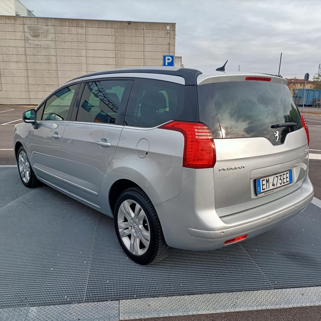 Peugeot 5008 2.0HDI 7POSTI NAVI FULL