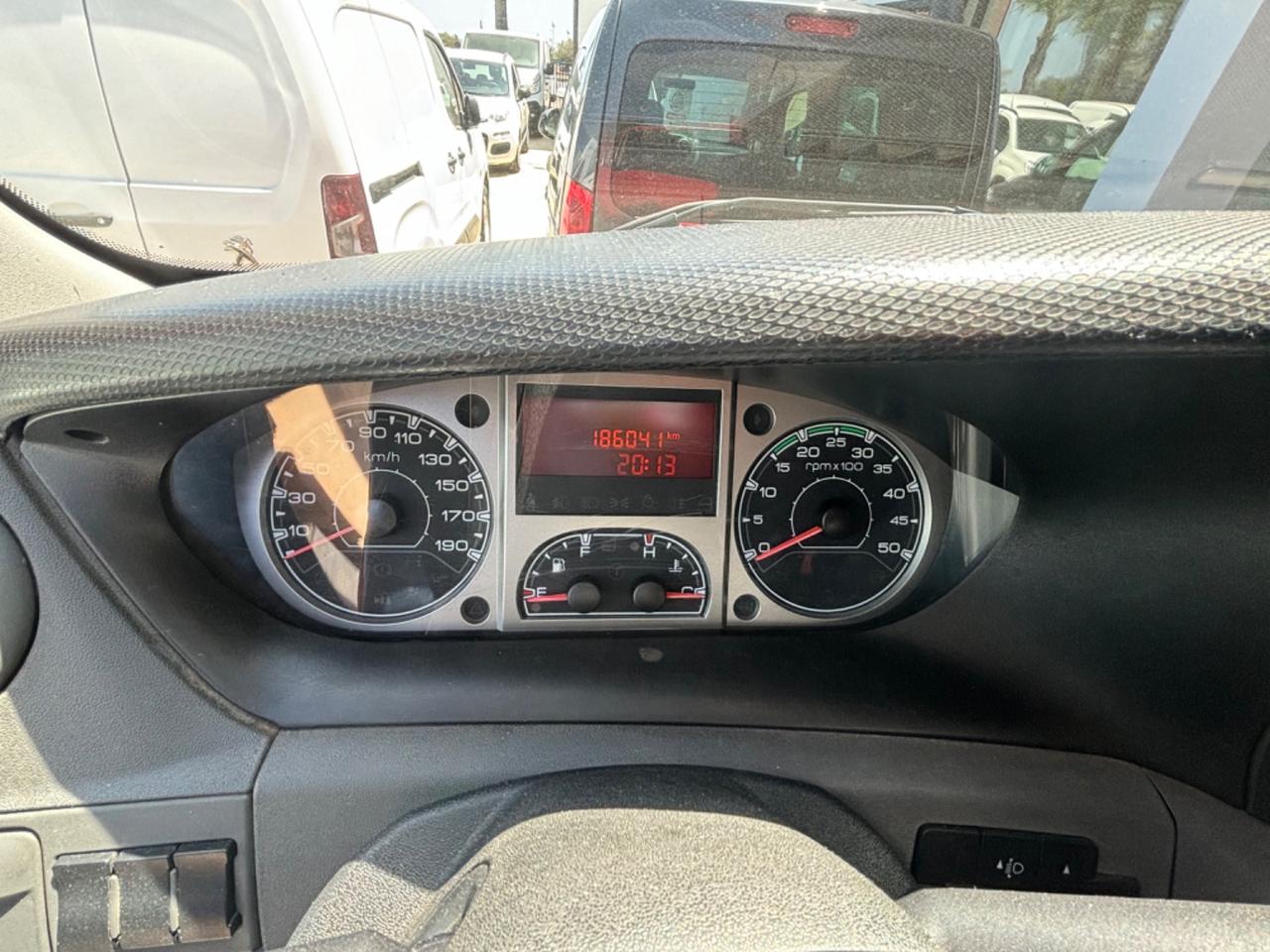 Iveco Daily Furgonato - 2011-3.0- 186000 km