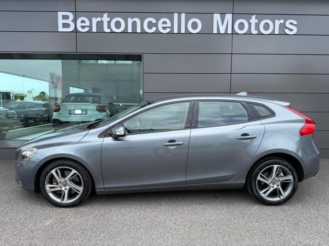 VOLVO V40 D2 2.0 120cv Geartronic Momentum DISTRIB. OK-BOLLO
