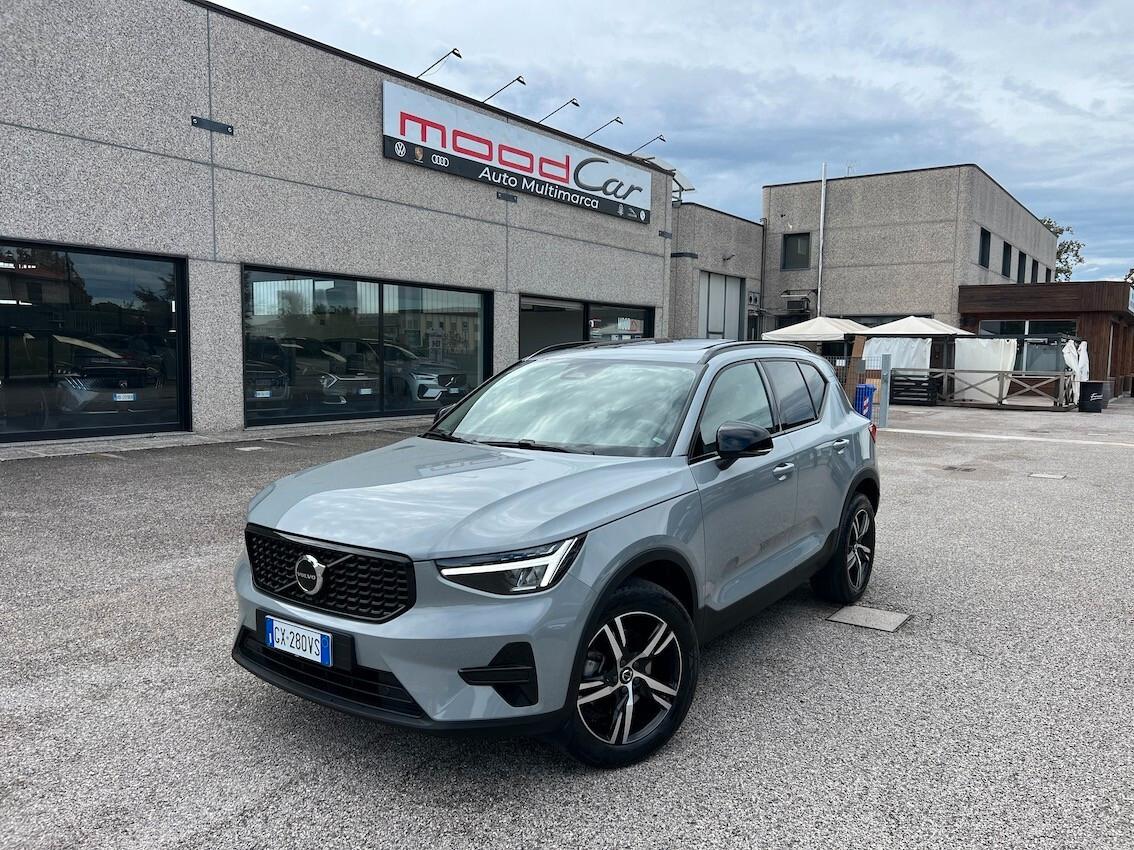 Volvo XC40 2.0 b3 Plus Black Edition auto - Tetto Apribile FULL OPTIONAL!!!