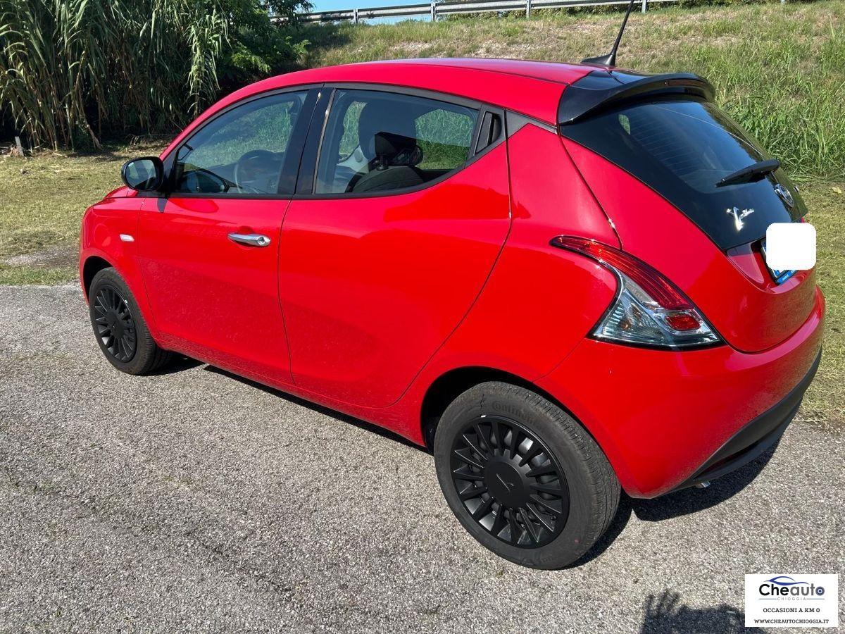 LANCIA - Ypsilon -1.0 firefly hybrid Silver s