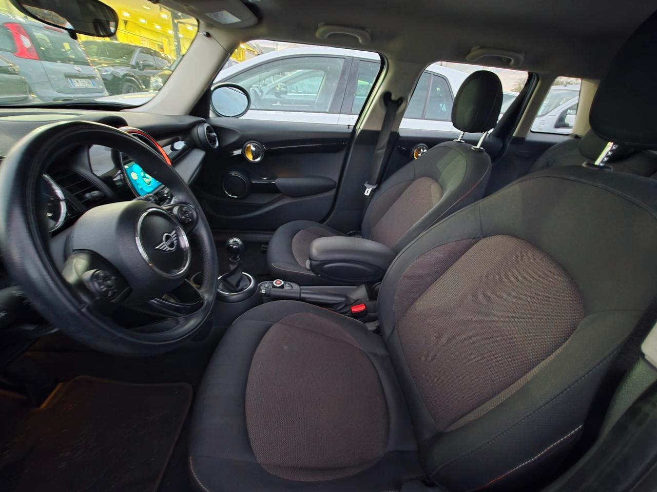 Mini One D 5 PORTE BAKER STREET