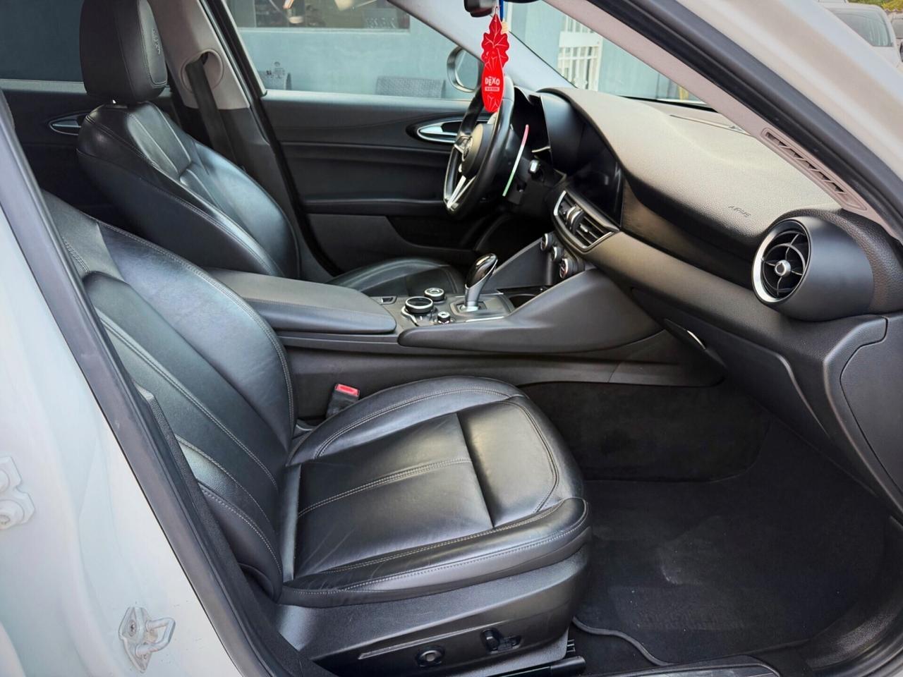 Alfa Romeo Giulia 2.0 Turbo 280 CV AT8 AWD Q4 Veloce