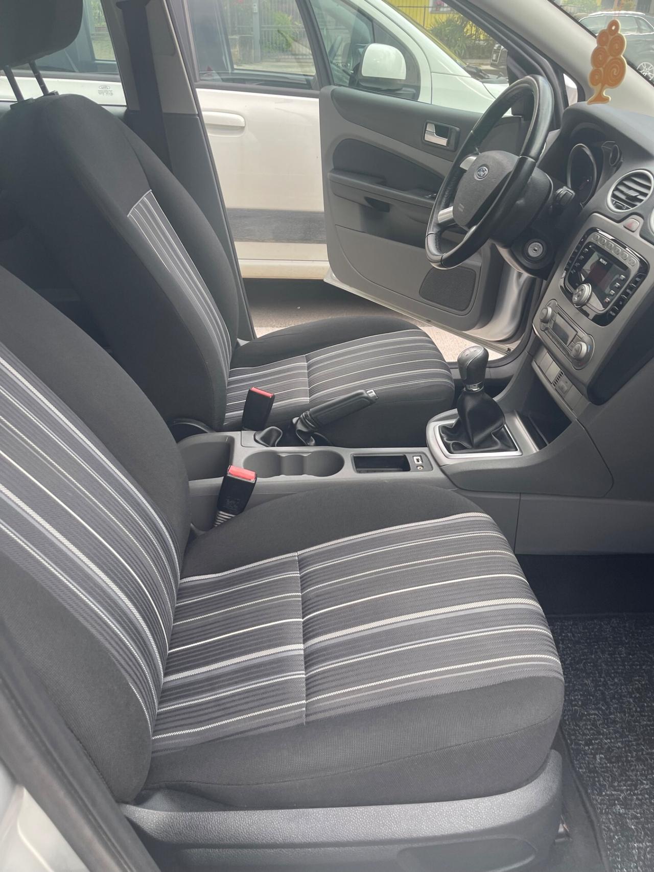 Ford Focus 1.6 105 CV SOLO 100 MILA KM
