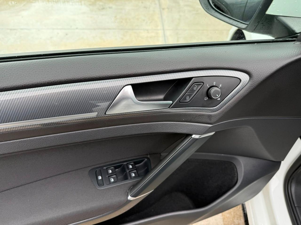 Volkswagen Golf 1.6 TDI 115 CV 5p. -R LINE- KEYLESS