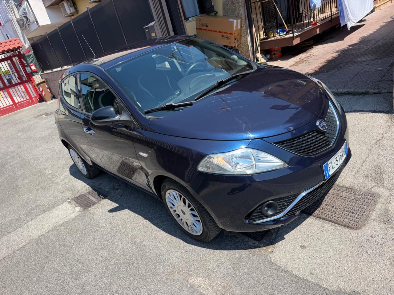 Lancia Ypsilon 1.2 69 CV 5 porte Silver