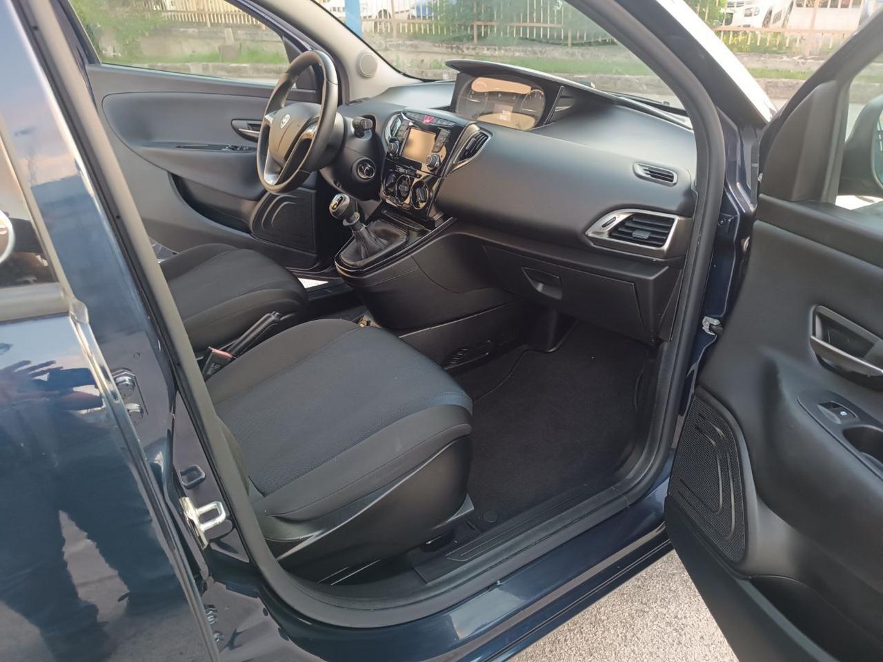 LANCIA Ypsilon 1.2 69 CV 5 porte GPL Ecochic Gold