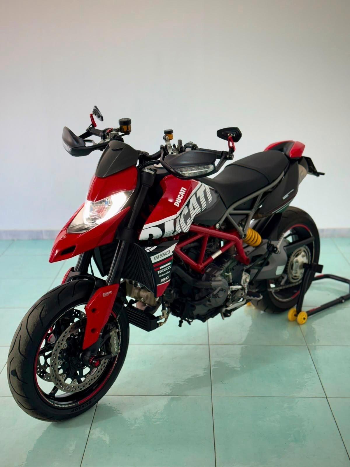 Ducati Hypermotard 950