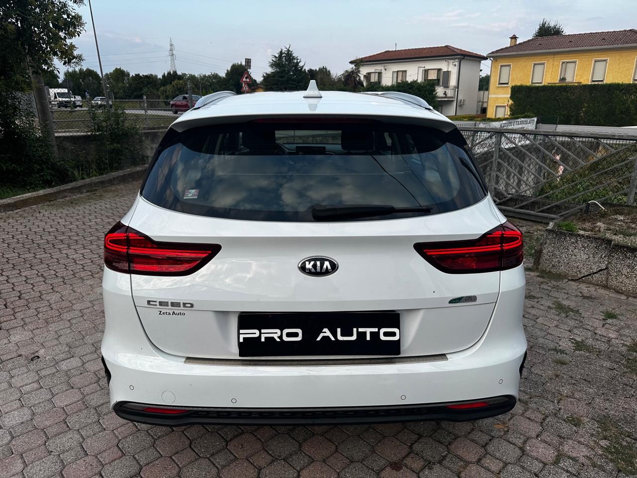 Kia Ceed 1.4 MPi GPL SW Business Class