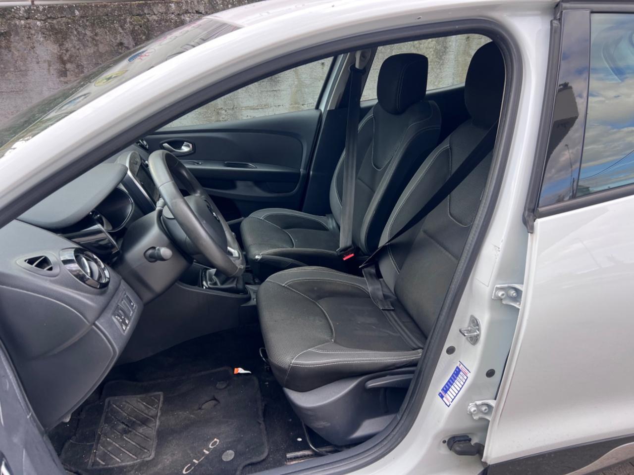 Renault Clio dCi 8V 75 CV 5 porte Moschino Life