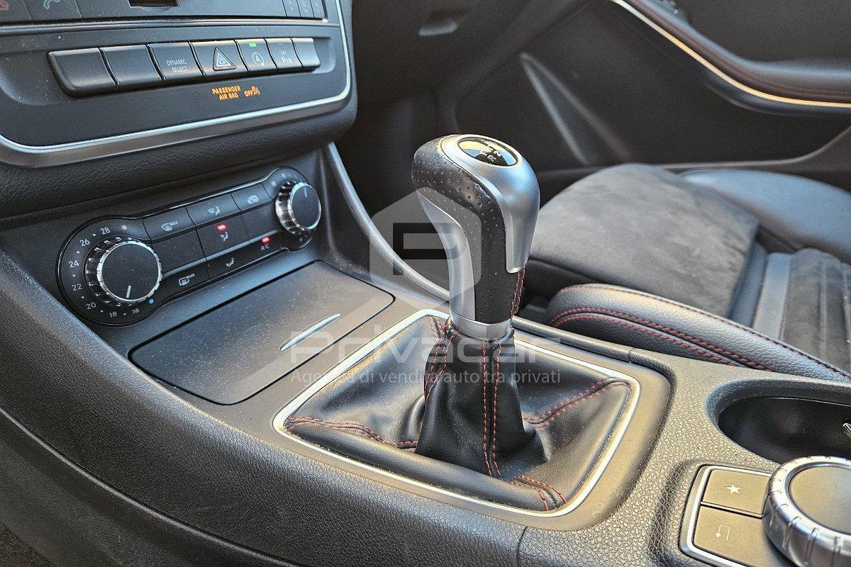 MERCEDES GLA 180 Premium