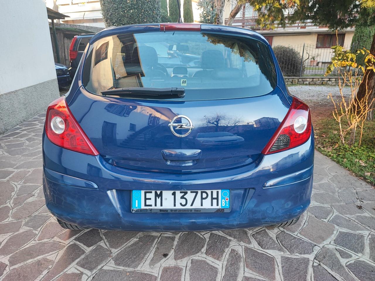 Opel Corsa 1.2 Benz GPL neopatentati