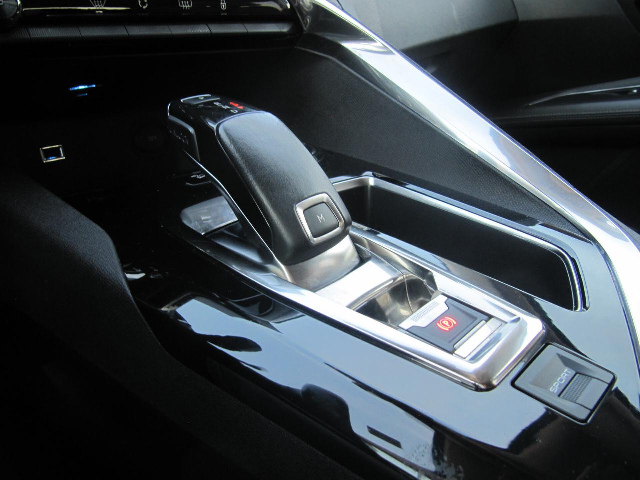 Peugeot 3008 BlueHDi 130 S&S EAT8 Allure - automatico