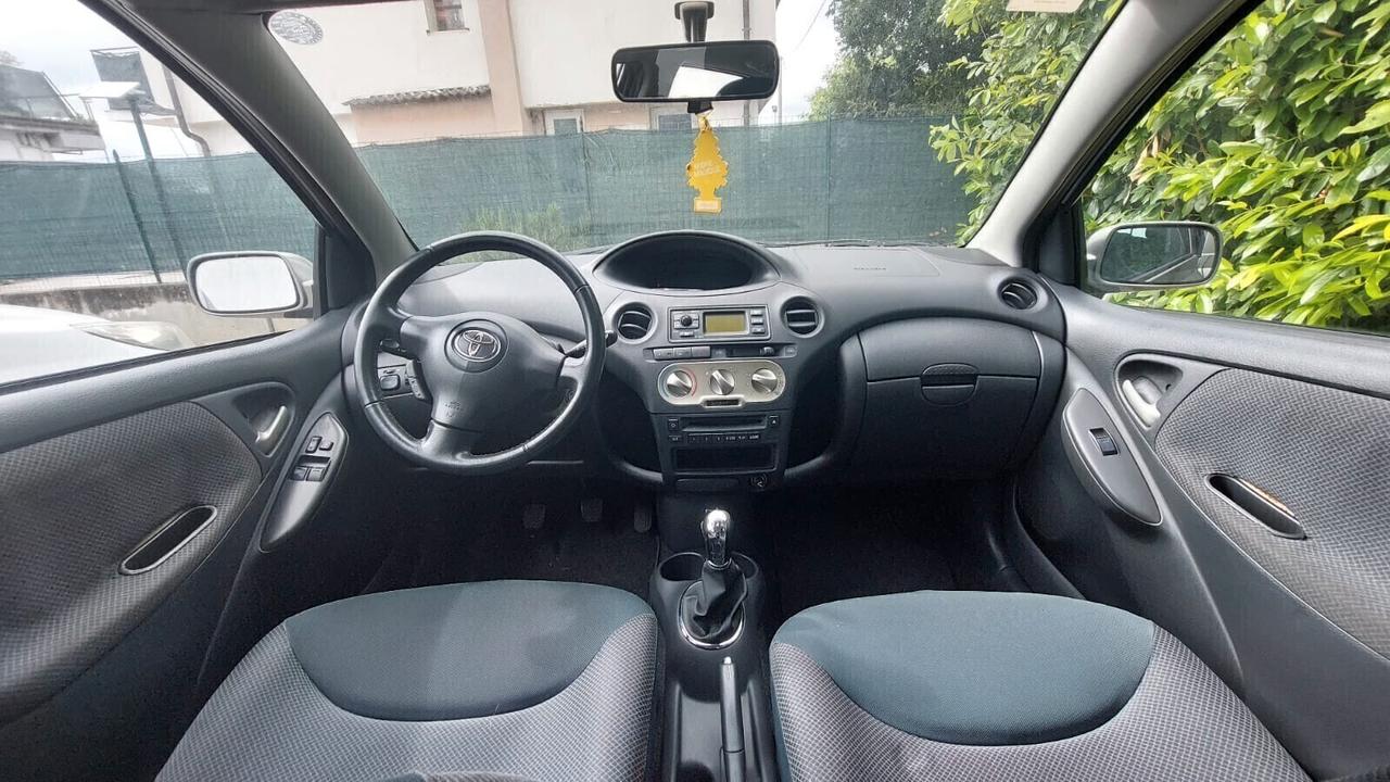 Toyota Yaris 1.0 Neopatentati