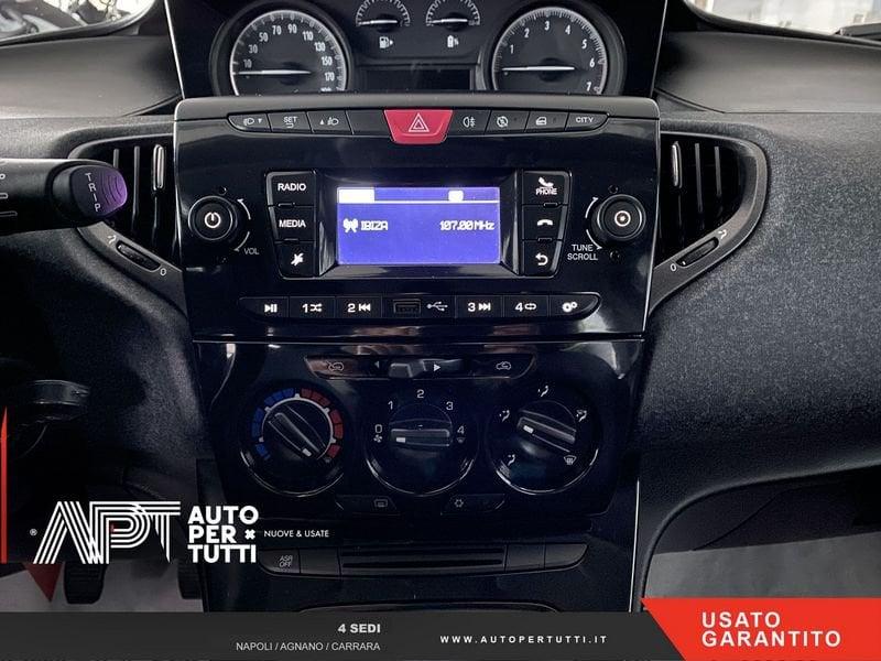 Lancia Ypsilon Ypsilon 1.0 firefly hybrid Silver s&s 70cv