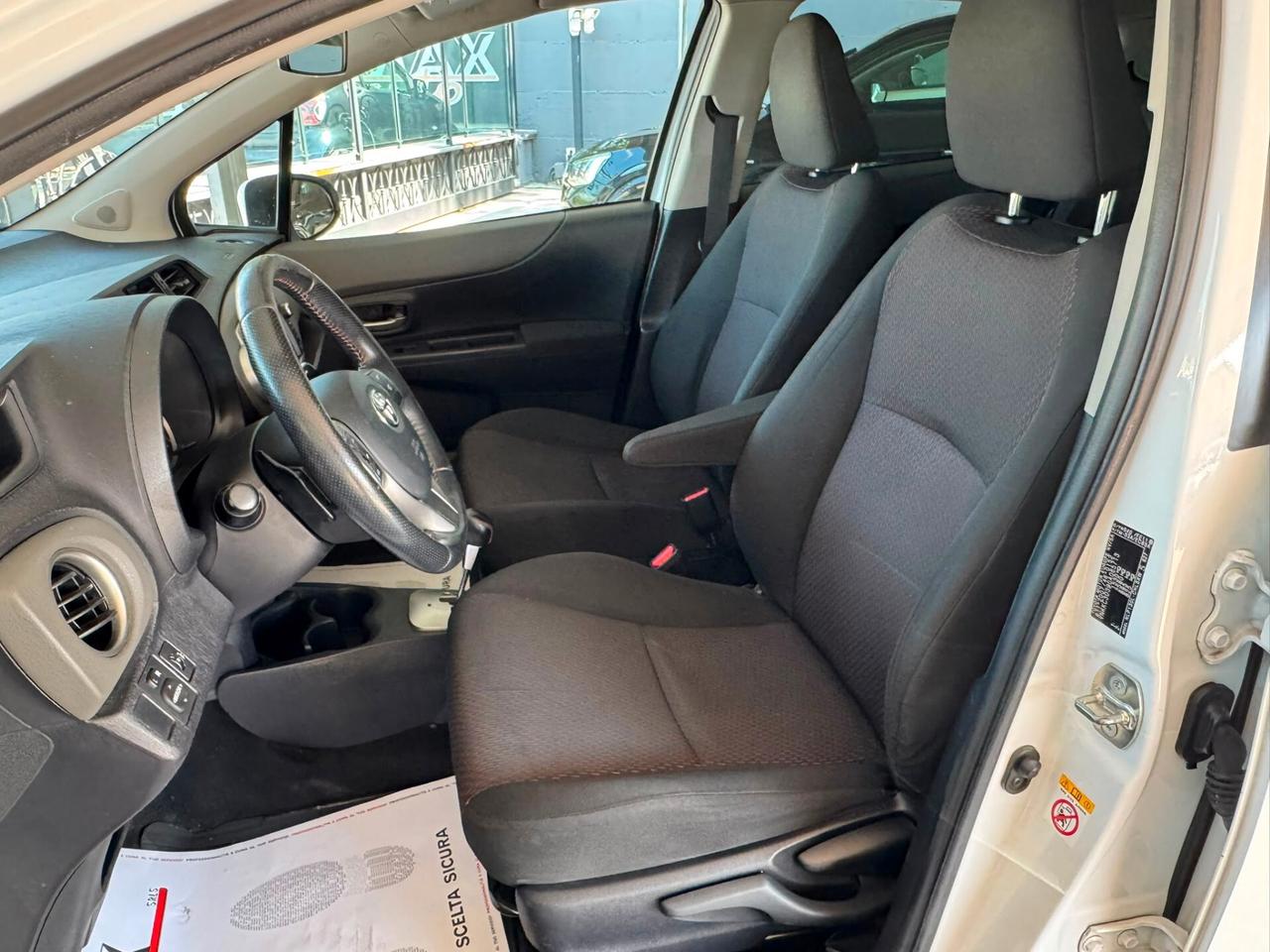 Toyota Yaris 1.4 D-4D 5 porte Lounge AUTOMATICA