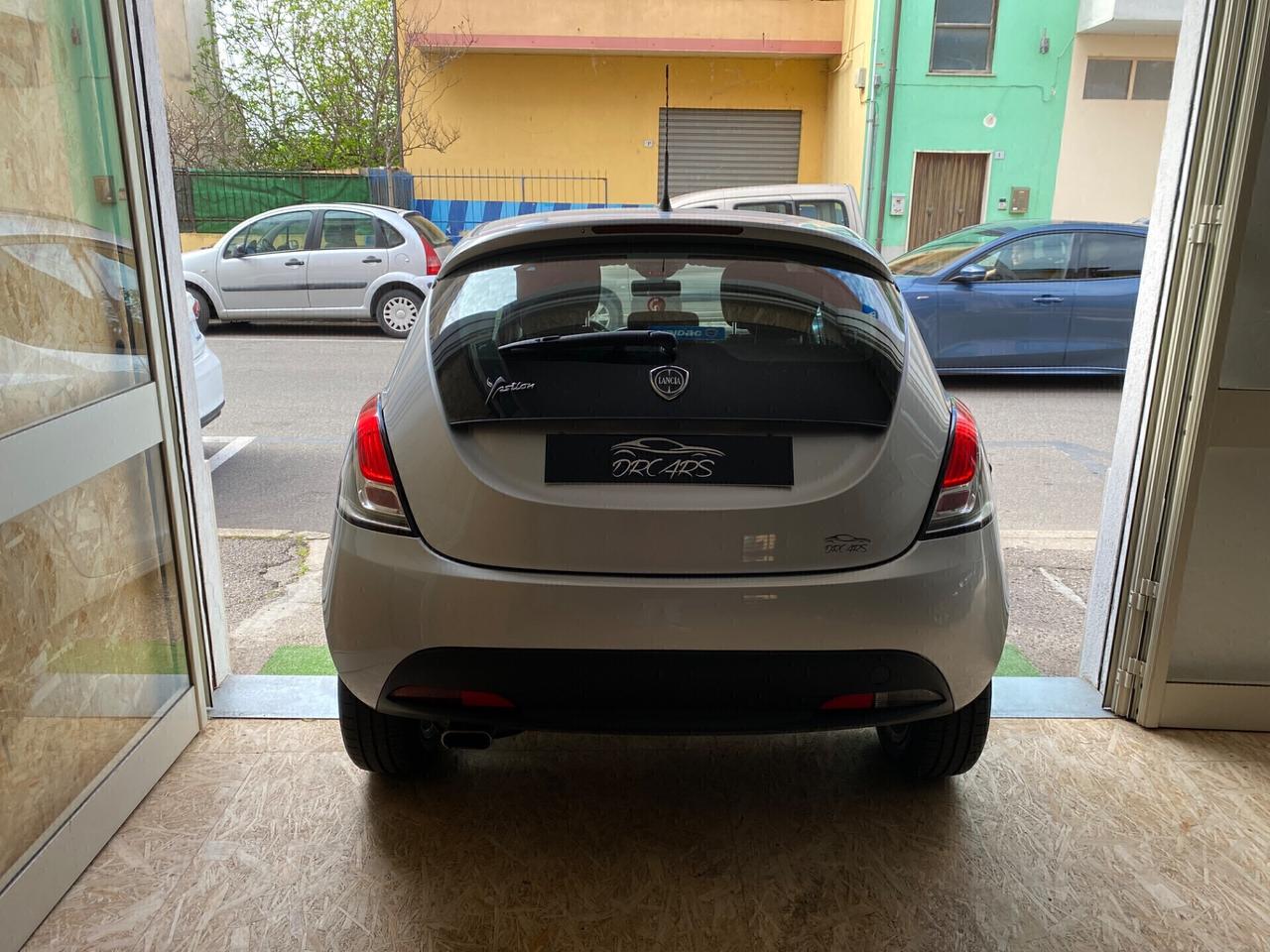 Lancia Ypsilon 1.2 69 CV 5 porte S&S Silver