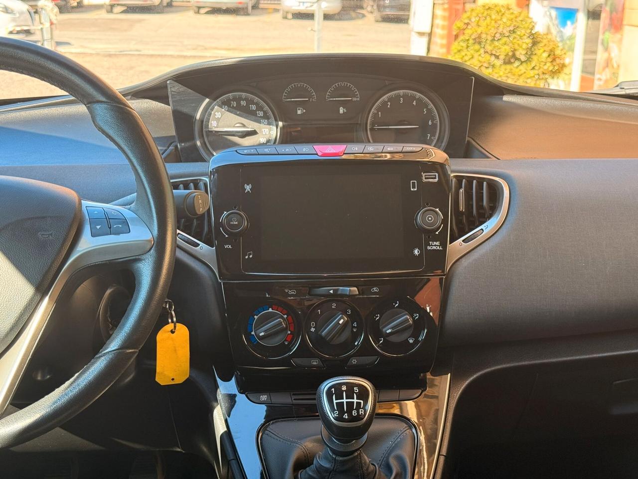 Lancia Ypsilon 1.0 FireFly 5 porte S&S Hybrid Ecochic Gold