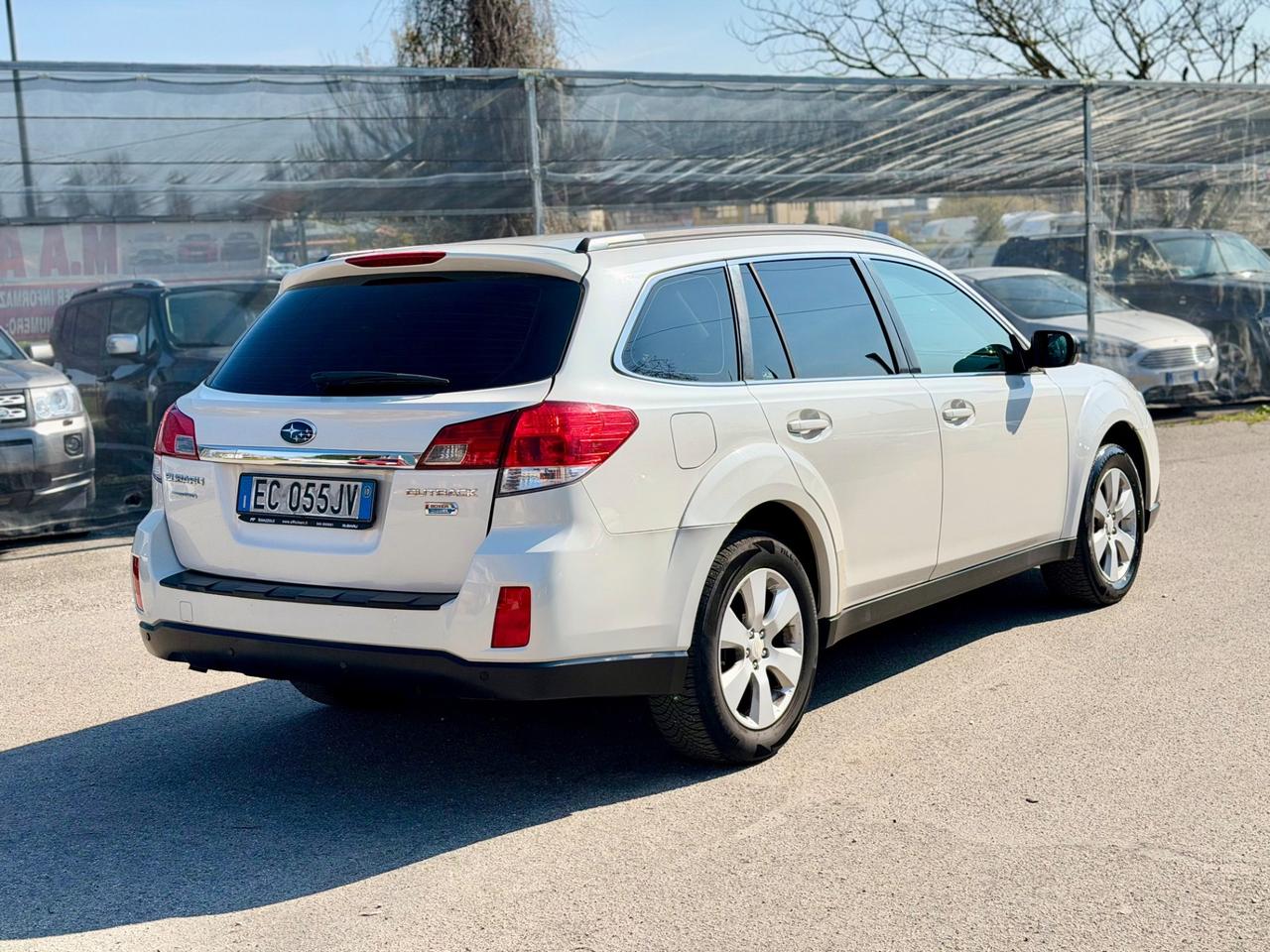 Subaru OUTBACK 2.0D 4*4 GARANZIA 12 mesi ! ! !