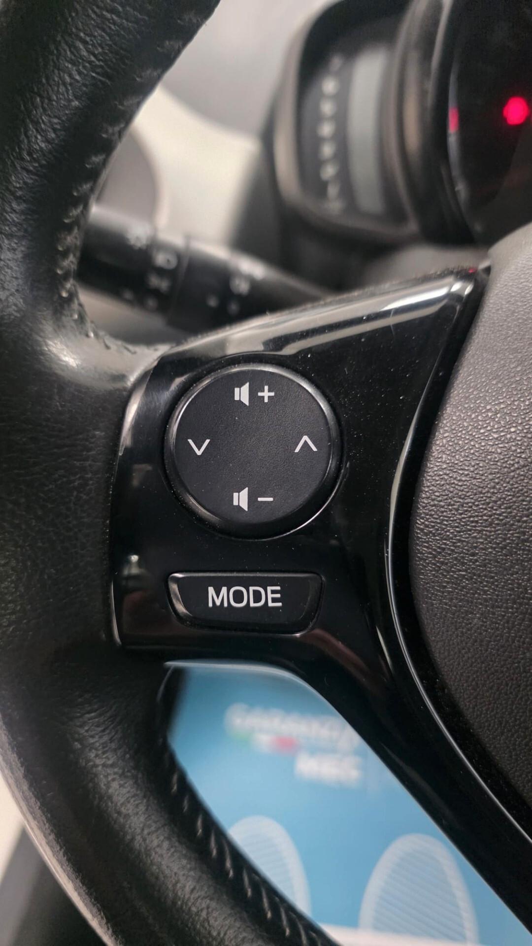 Toyota Aygo 1.0 VVT-i 69 CV 5 porte x-cool