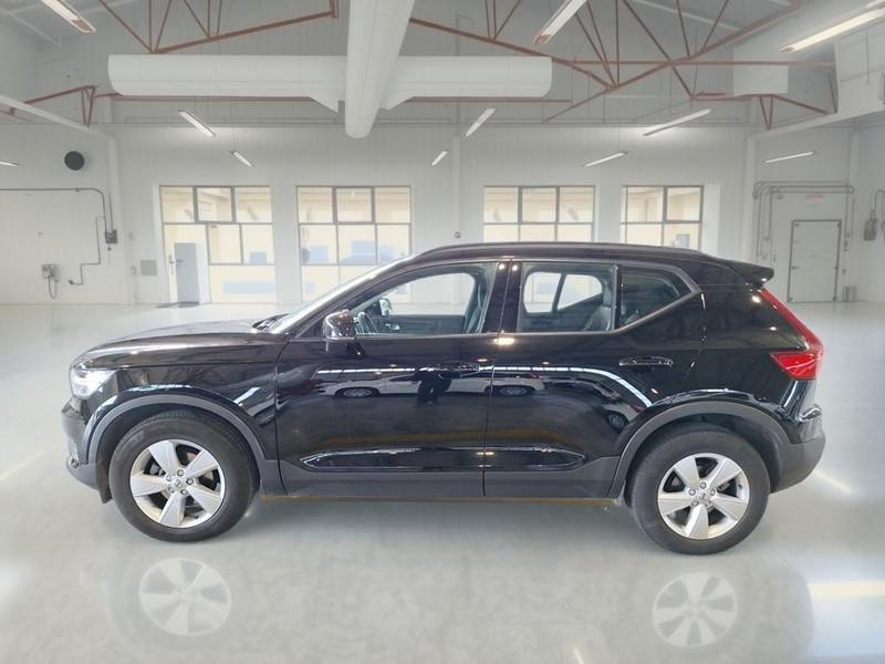 VOLVO XC40 T2 automatico Momentum Core