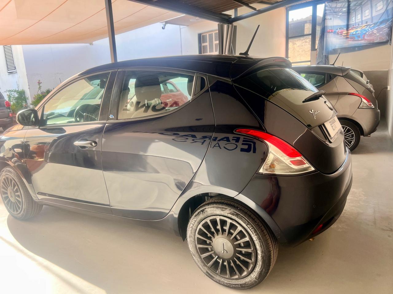 Lancia Ypsilon 1.2 69 CV 5 porte GPL Ecochic Elefantino Blu