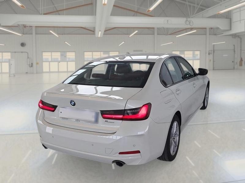 BMW 316 48V AUTO 4 PORTE BERLINA