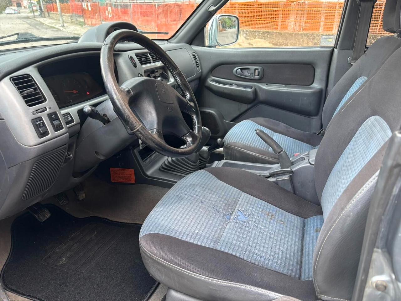 Mitsubishi L200 2.5 TDI 4WD Club Cab Pick-up GLX