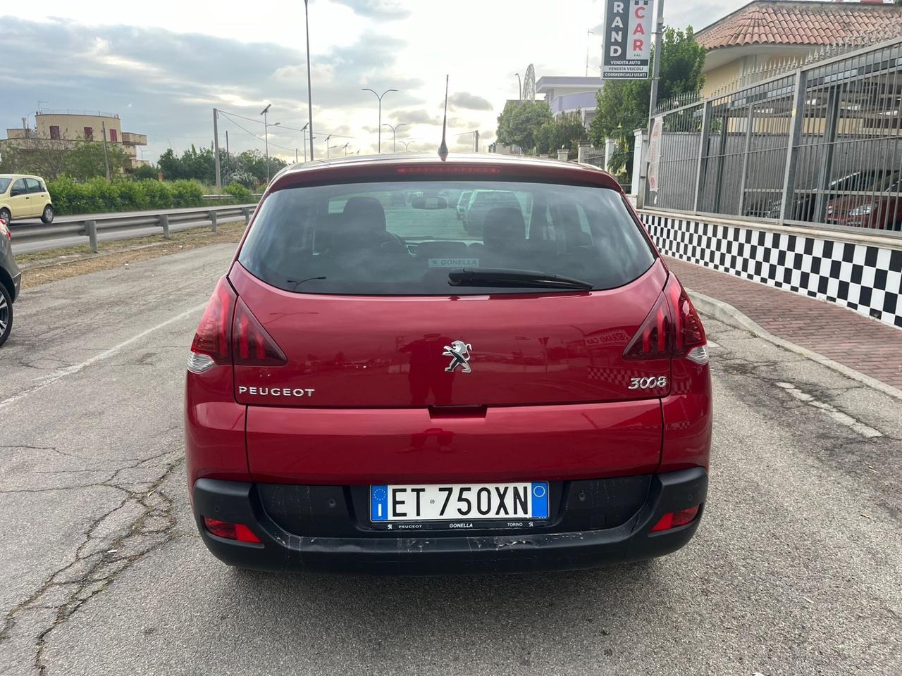 Peugeot 3008 1.6 HDi 115CV Business Unipro 2014