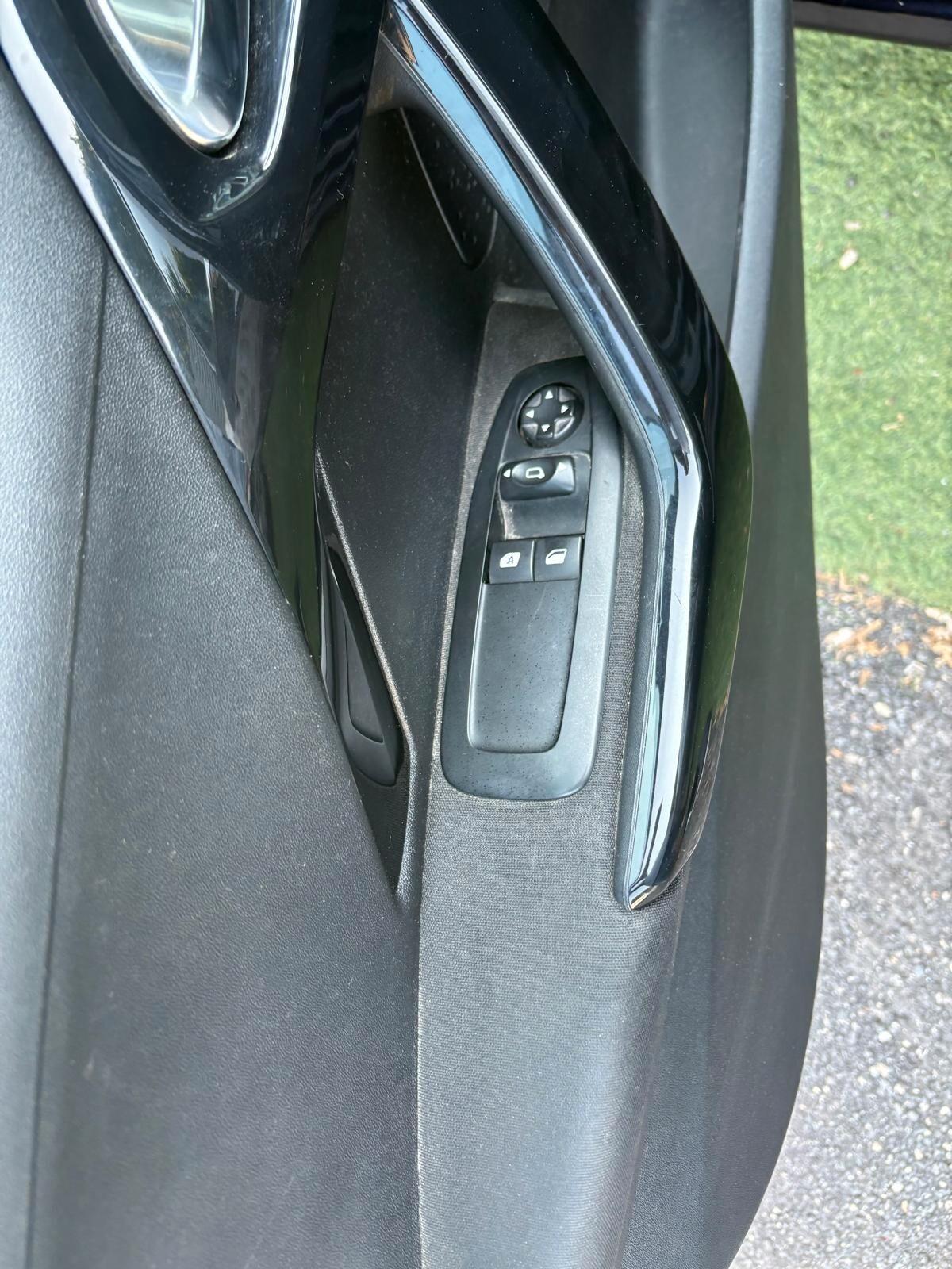 Peugeot 208 BlueHDi 102 CV 5 porte Allure