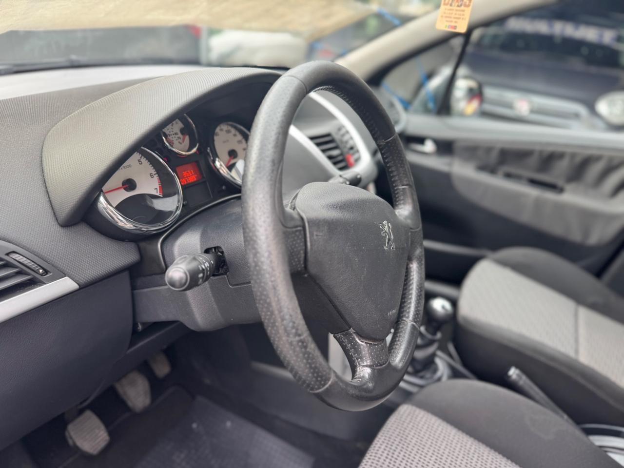 Peugeot 207 1.4 VTi 95CV 5p. X Line 95.000Km