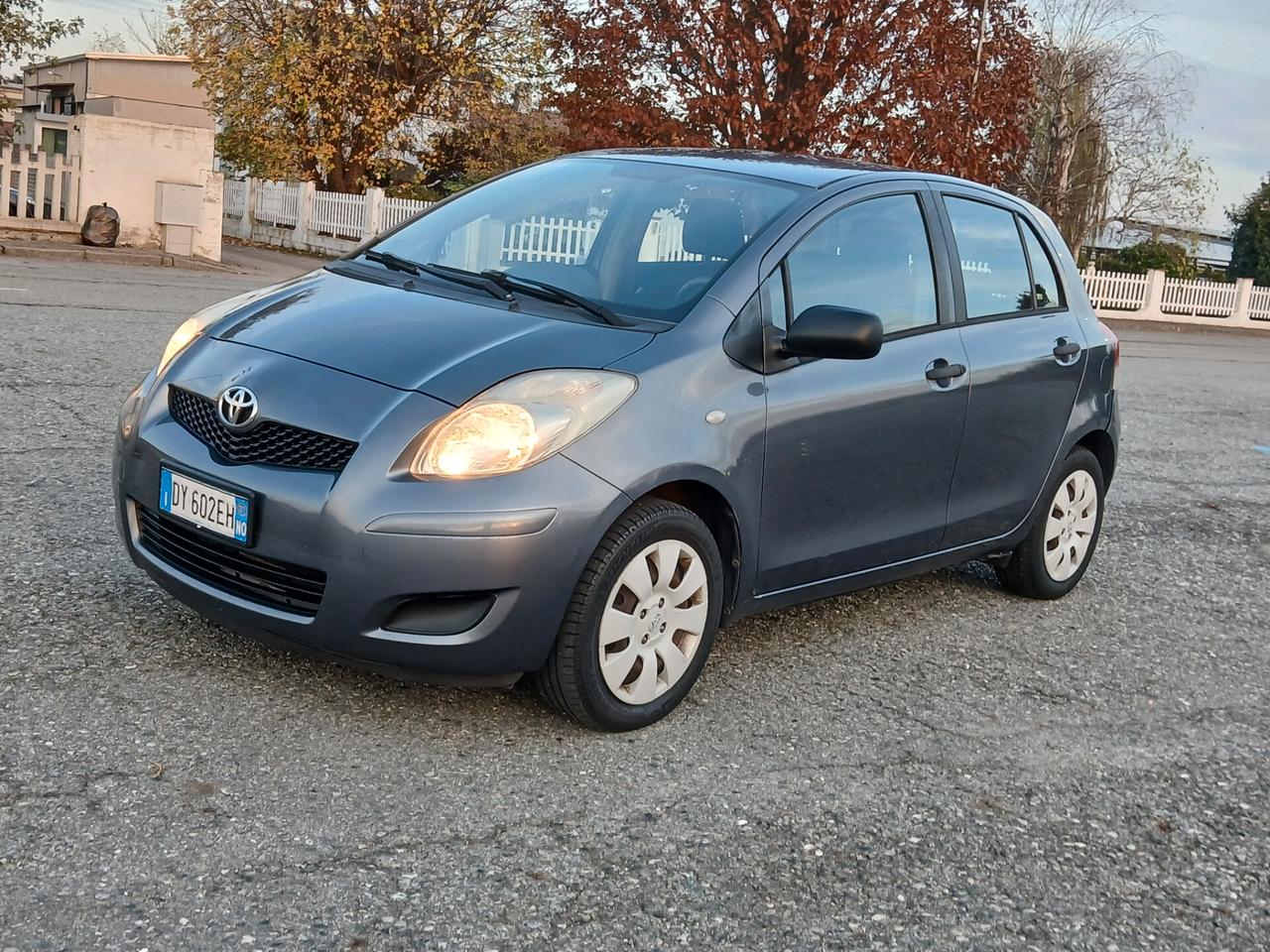 Toyota Yaris 1.0 5 porte