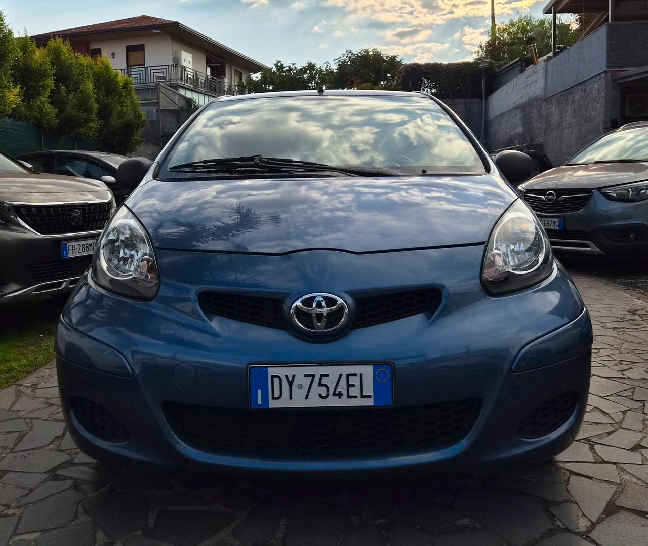 Toyota Aygo 1.0 12V VVT-i 5 porte Sol
