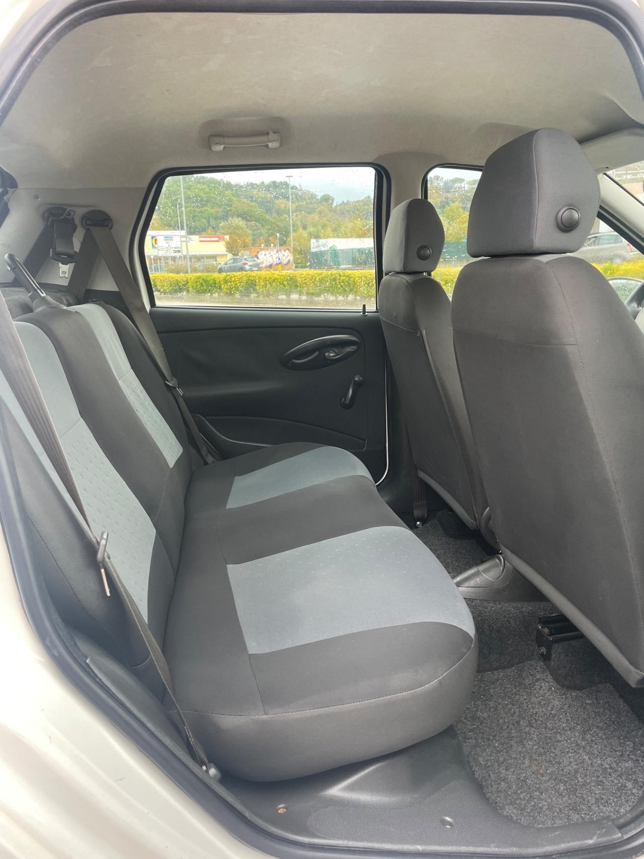 FIAT PUNTO 1.3 DIESEL MULTIJET 130.000 KM NEOPATENTATI 2007.