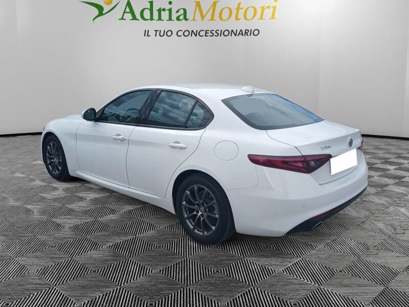 Alfa Romeo Giulia 2.2 Turbo Diesel 160CV Business AT8