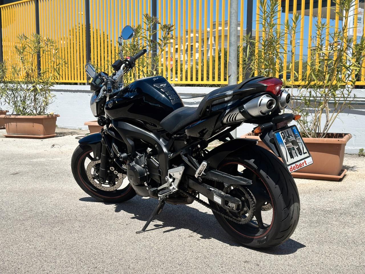 YAMAHA FZ6 S2 Black
