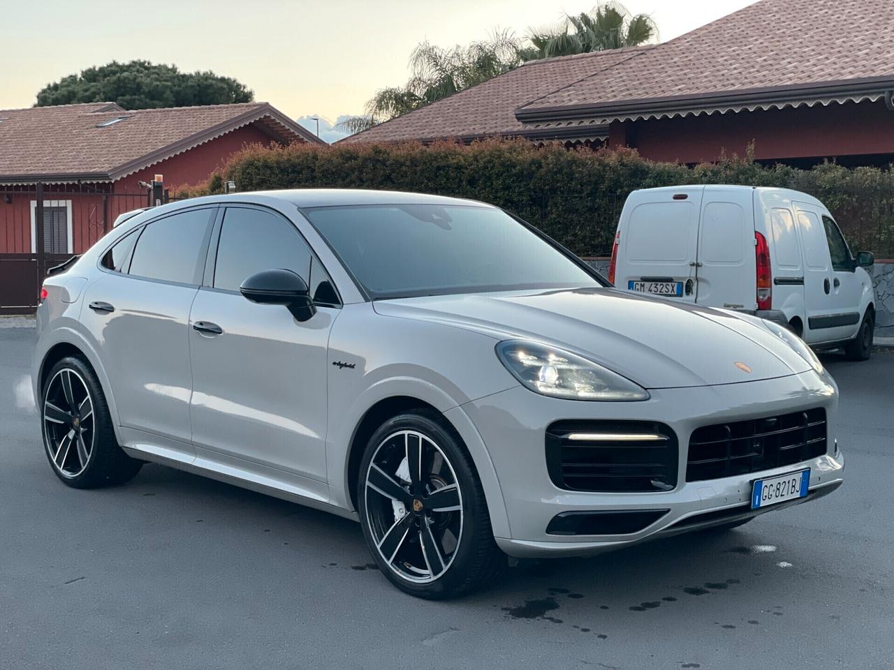 Porsche Cayenne Coupé 3.0 V6 E-Hybrid GTS