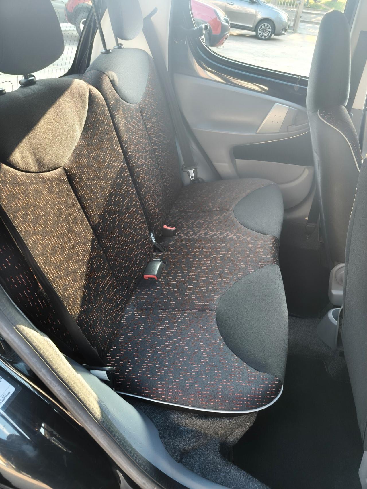 Peugeot 107 1.0 68CV 5p. Sweet Years