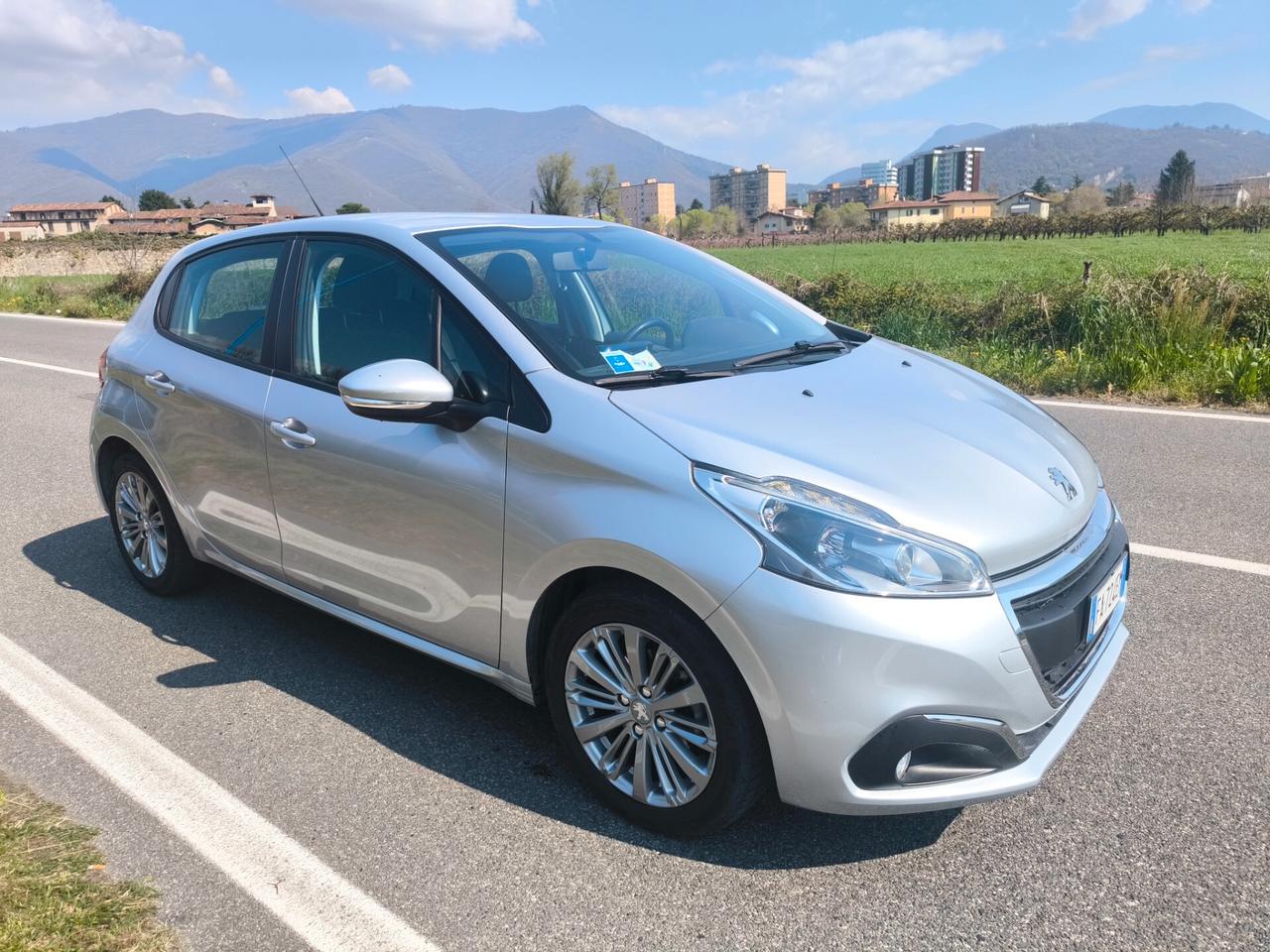PEUGEOT 208 1,2 BENZ- KM 70000-UNIPROPRIETARIO-EURO 6