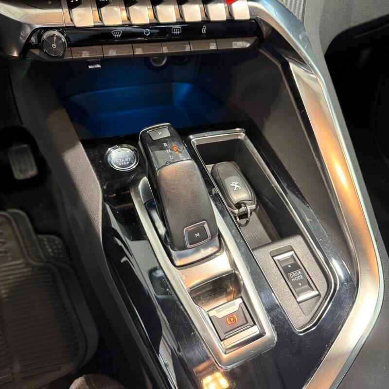 NEW PEUGEOT 3008 1.5HDI ACTIVE AUTOMATICA