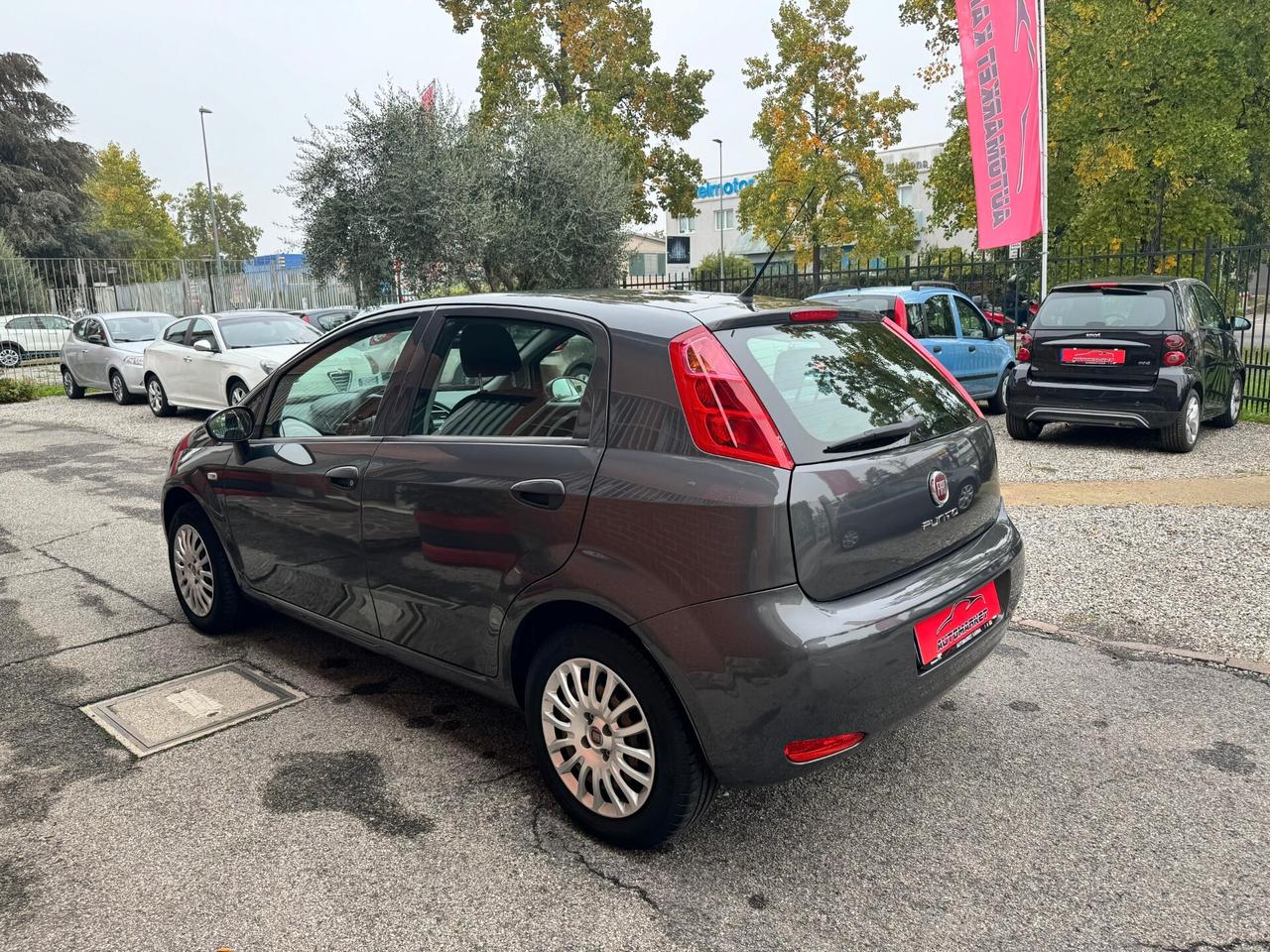 Fiat Punto 1.2 69CV 5P LOUNGE NEOPATENTATI