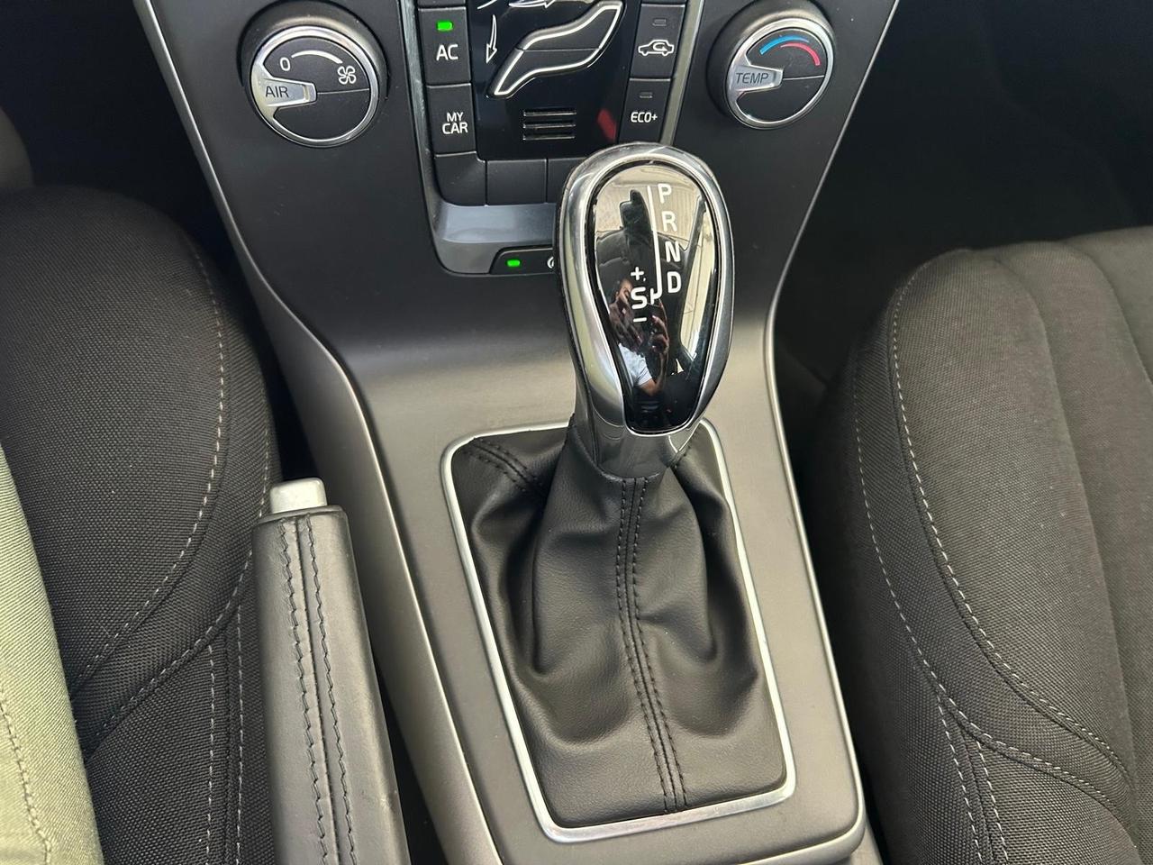Volvo V40 D2 Geartronic Business