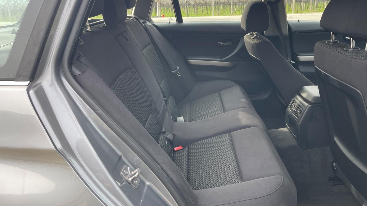 BMW 320D XDRIVE TOURING MANUALE - 2011