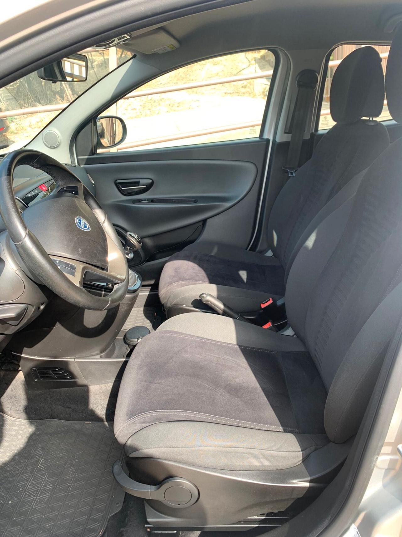 Lancia Ypsilon 1.2 69 CV 5 porte Gold