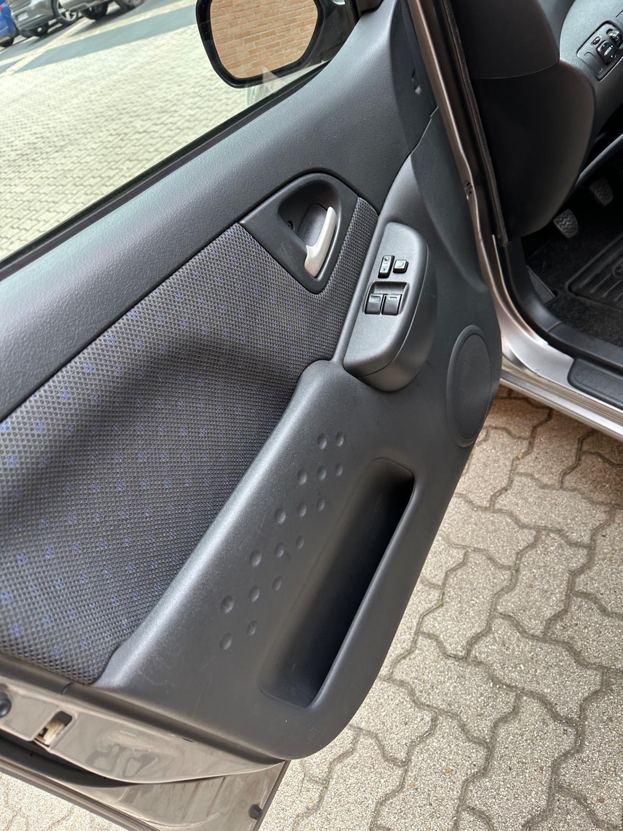Toyota Yaris Verso 1.3i 16V cat Sol '03