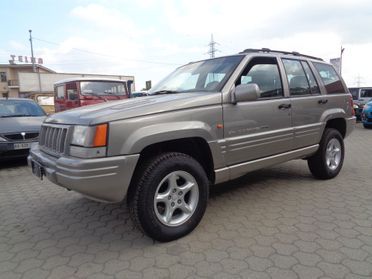 Jeep Grand Cherokee 5.9 4WD Quadra-Trac Limited LX